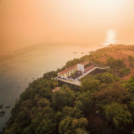 Fort Tiracol Heritage Hotel Арамбол Екстериор снимка