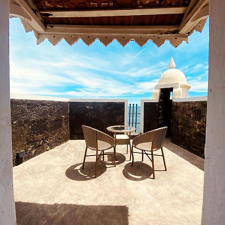 Fort Tiracol Heritage Hotel Арамбол Екстериор снимка
