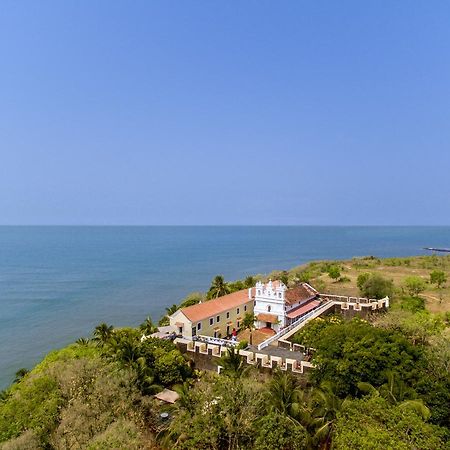 Fort Tiracol Heritage Hotel Арамбол Екстериор снимка