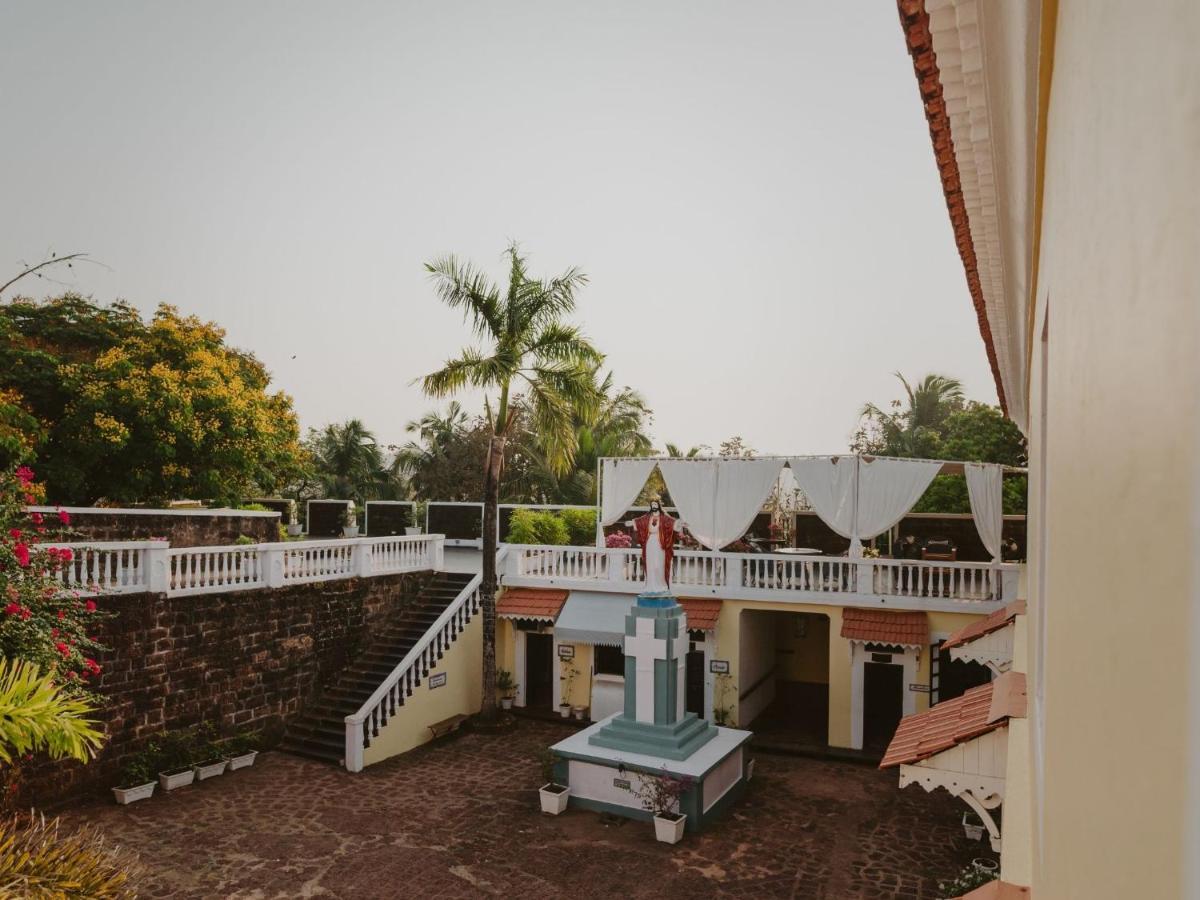 Fort Tiracol Heritage Hotel Арамбол Екстериор снимка