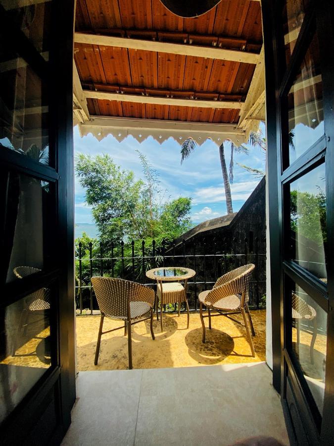 Fort Tiracol Heritage Hotel Арамбол Екстериор снимка