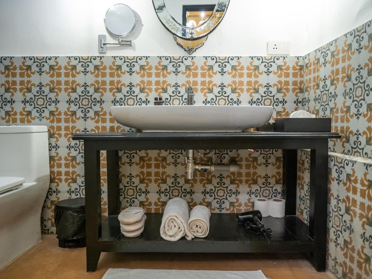 Fort Tiracol Heritage Hotel Арамбол Екстериор снимка